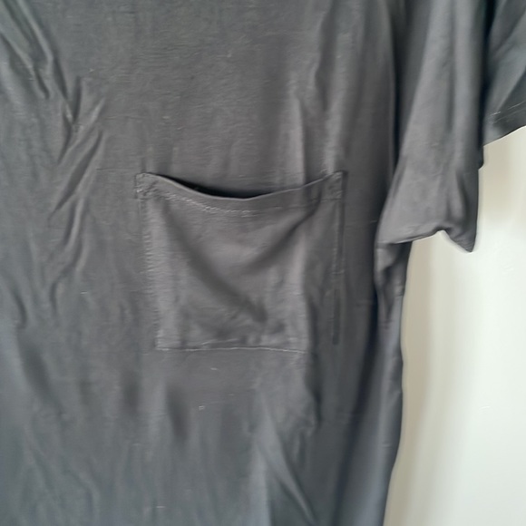Black Basic Pocket Tee - Picture 4 of 6